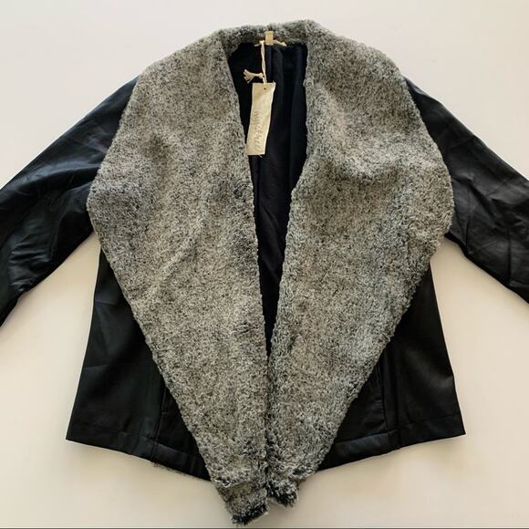 Mystree | Pia Black Vegan Leather Jacket with Faux Fur Lined Lapel Small NWT - Picture 3 of 10